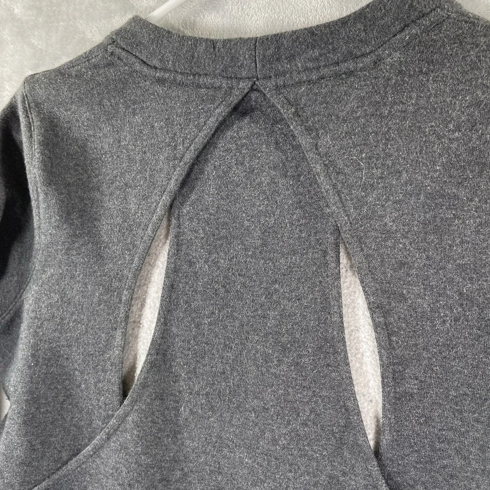 Lululemon Sweater Womens Size 4 Open Back Fleece Lined Crew Neck Pullover Casual